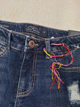 Load image into Gallery viewer, Lucky Brand Girls Jeans -size 10